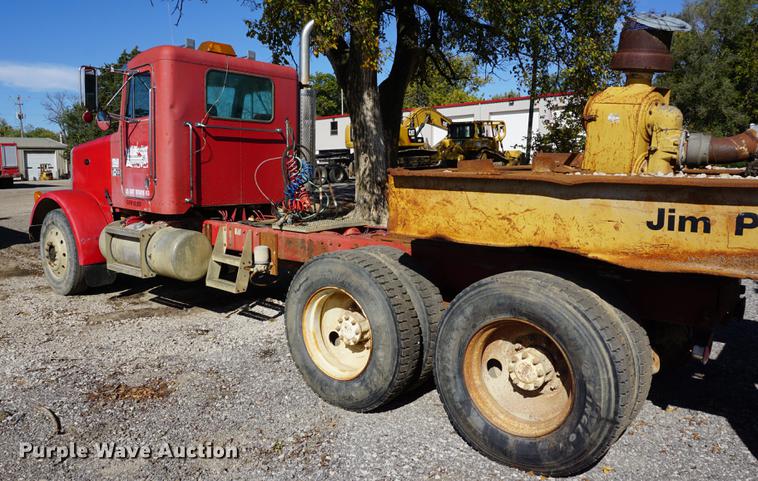 image for item DA1251 1990 Peterbilt 378 semi truck