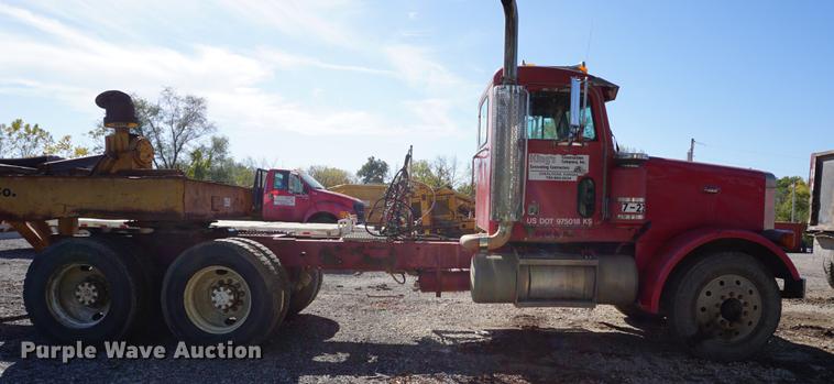 image for item DA1251 1990 Peterbilt 378 semi truck