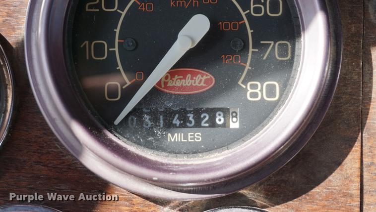 image for item DA1251 1990 Peterbilt 378 semi truck