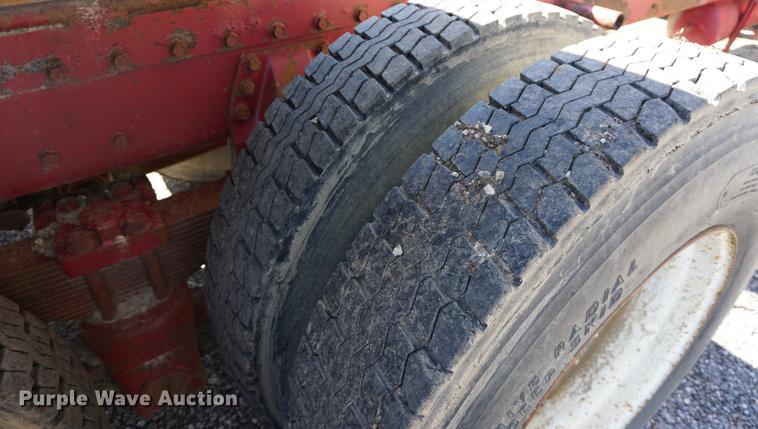 image for item DA1251 1990 Peterbilt 378 semi truck