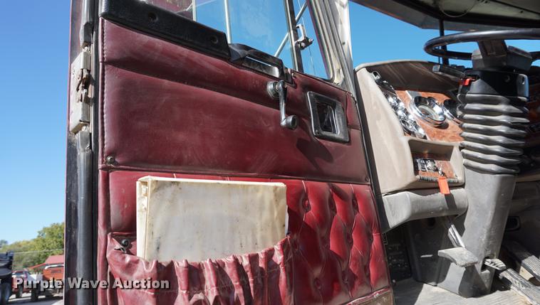 image for item DA1272 2003 Kenworth W900 dump truck