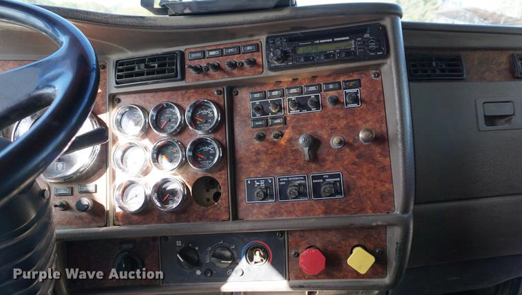 image for item DA1272 2003 Kenworth W900 dump truck