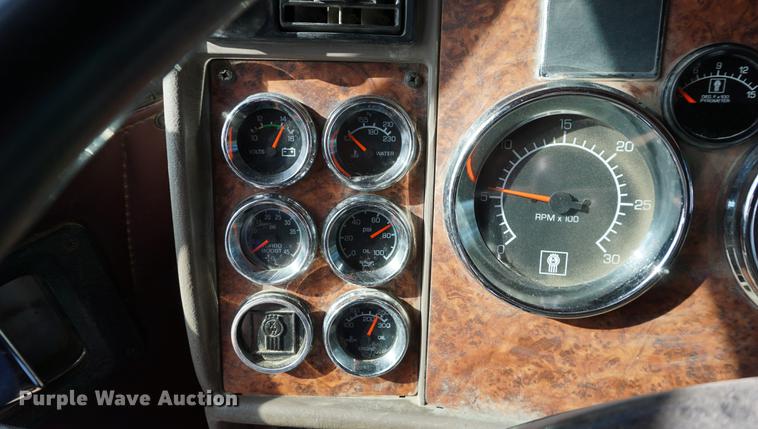 image for item DA1272 2003 Kenworth W900 dump truck