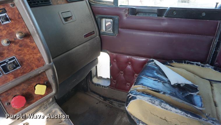 image for item DA1272 2003 Kenworth W900 dump truck