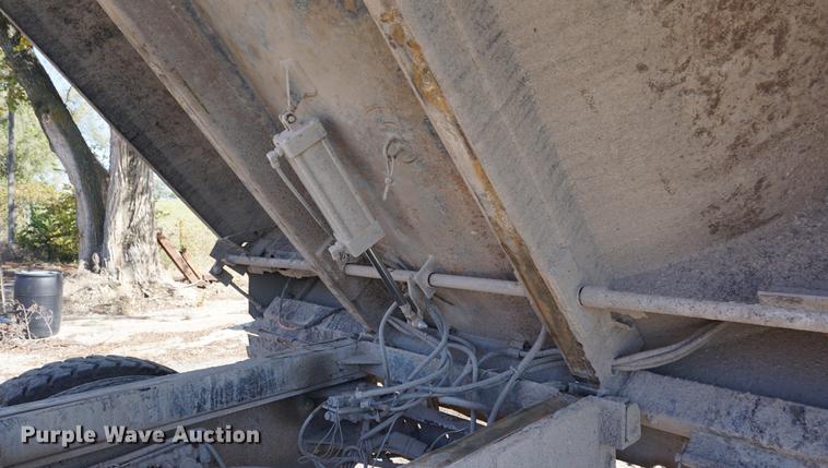 image for item DA1272 2003 Kenworth W900 dump truck