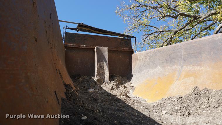 image for item DA1272 2003 Kenworth W900 dump truck