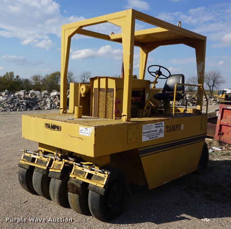 image for item DA1274 Tampo SP312 pneumatic roller