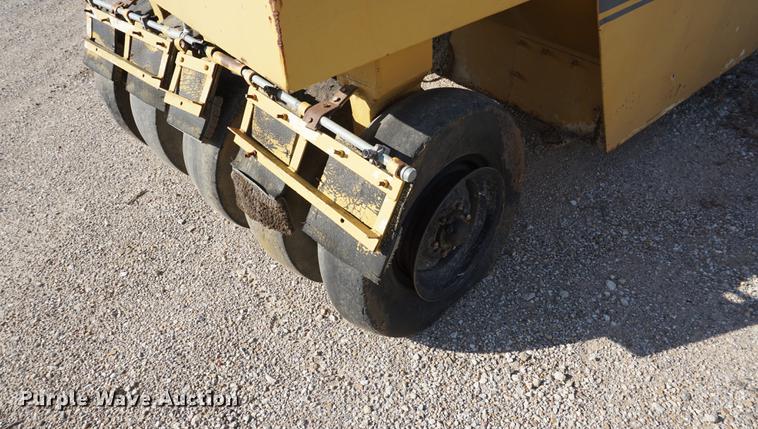 image for item DA1274 Tampo SP312 pneumatic roller