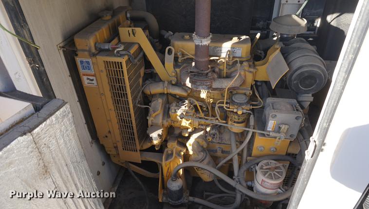 image for item DA1275 2001 Caterpillar XQ30 generator
