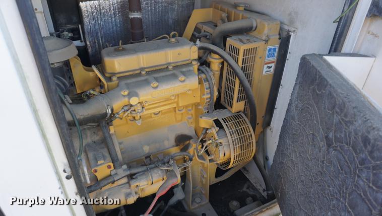 image for item DA1275 2001 Caterpillar XQ30 generator