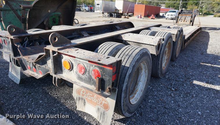 image for item DA1290 2001 Fontaine TH55-FLD lowboy equipment trailer