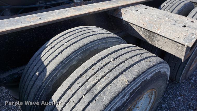 image for item DA1290 2001 Fontaine TH55-FLD lowboy equipment trailer