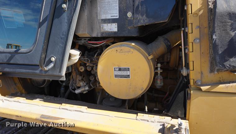 image for item DA1320 2004 Caterpillar 953C track loader