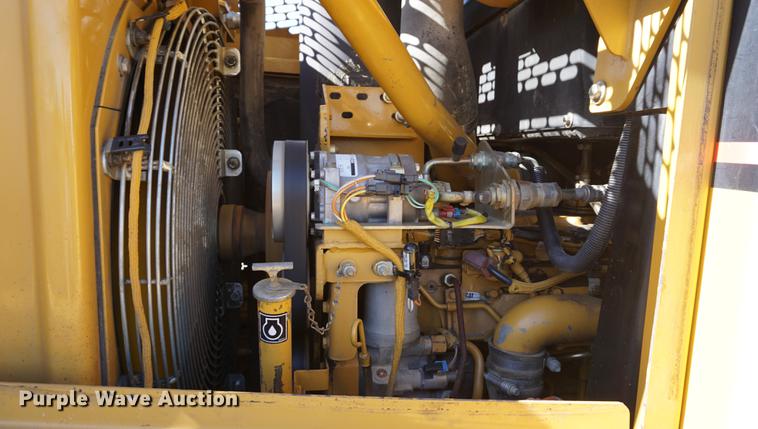 image for item DA1320 2004 Caterpillar 953C track loader