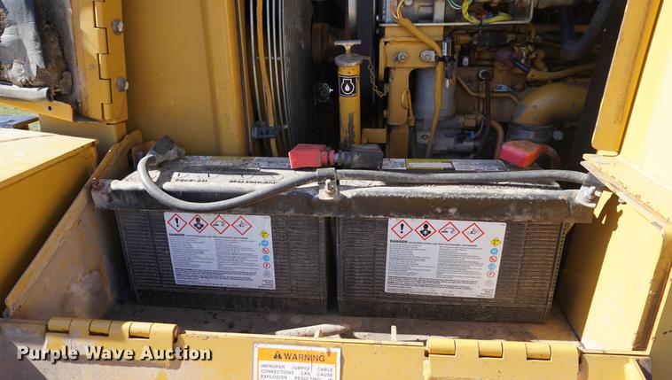 image for item DA1320 2004 Caterpillar 953C track loader