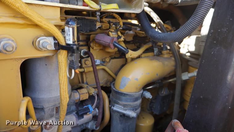 image for item DA1320 2004 Caterpillar 953C track loader