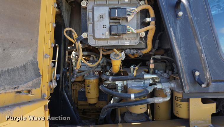 image for item DA1320 2004 Caterpillar 953C track loader