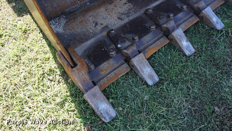 image for item DA1320 2004 Caterpillar 953C track loader