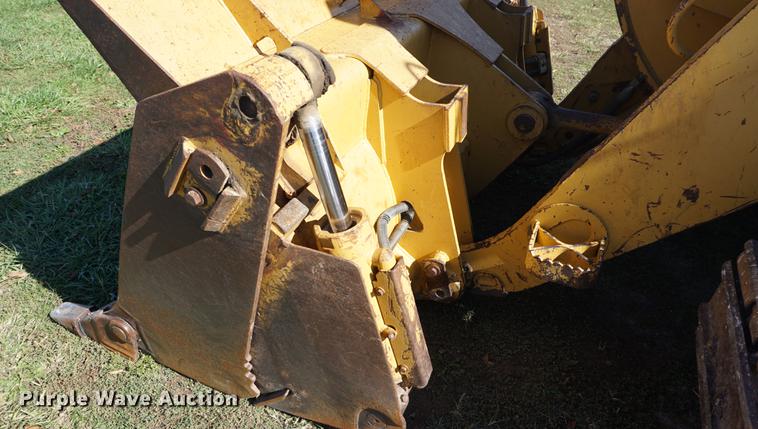 image for item DA1320 2004 Caterpillar 953C track loader
