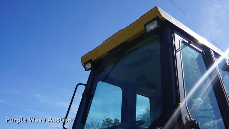 image for item DA1320 2004 Caterpillar 953C track loader