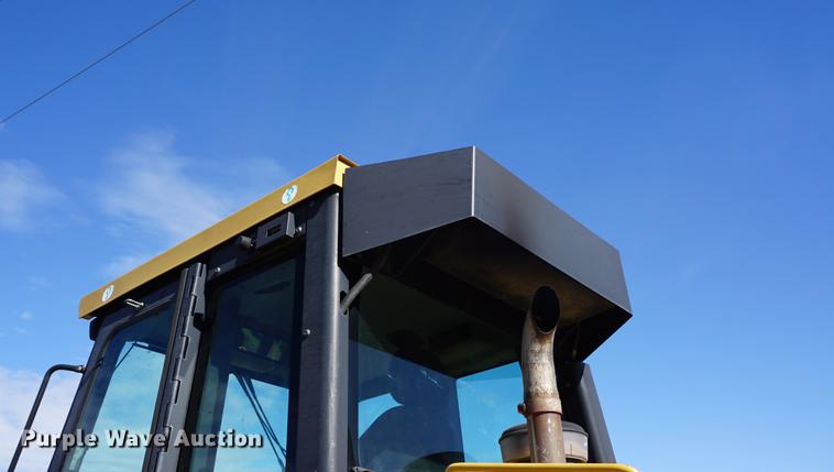 image for item DA1320 2004 Caterpillar 953C track loader