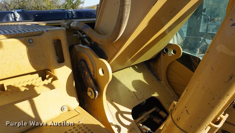 image for item DA1327 2005 Caterpillar 325CL excavator