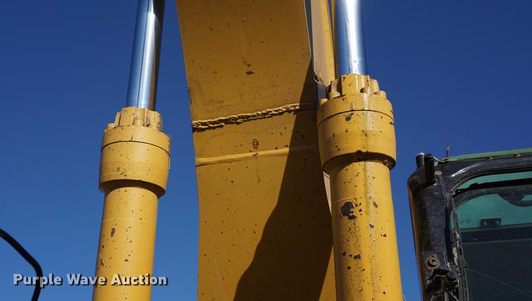 image for item DA1327 2005 Caterpillar 325CL excavator