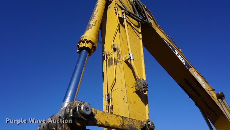 image for item DA1327 2005 Caterpillar 325CL excavator