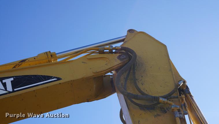image for item DA1327 2005 Caterpillar 325CL excavator