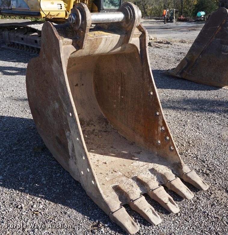 image for item DA1328 Caterpillar 36"W excavator bucket