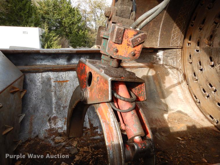 image for item DA1331 Morbark tree / stump and waste recycler / grinder