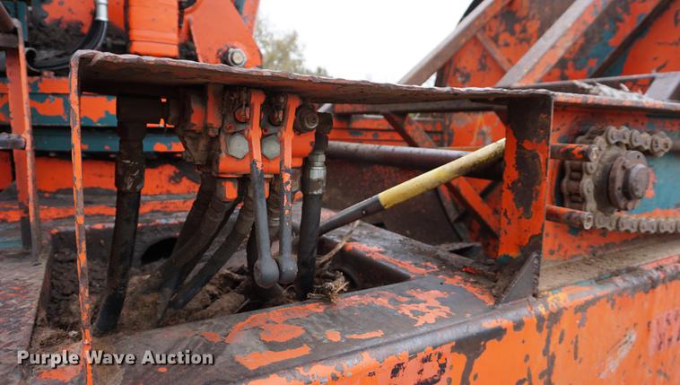 image for item DA1331 Morbark tree / stump and waste recycler / grinder