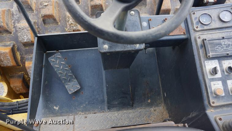 image for item DA1332 2006 Bomag BW213PDH-3 single drum roller