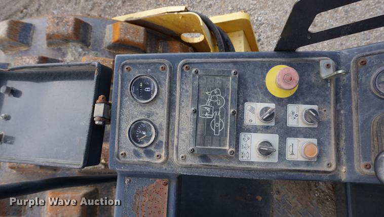 image for item DA1332 2006 Bomag BW213PDH-3 single drum roller