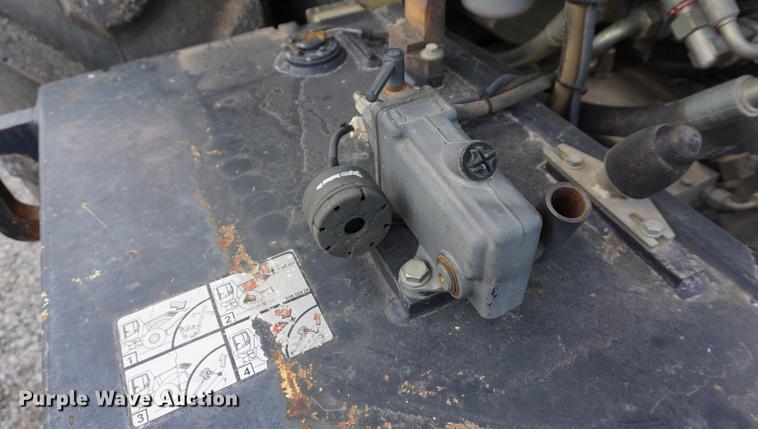 image for item DA1332 2006 Bomag BW213PDH-3 single drum roller