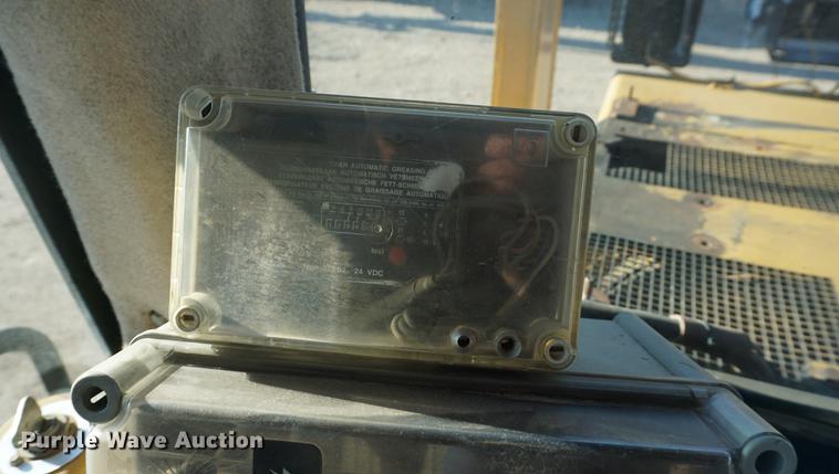 image for item DA1335 1998 Caterpillar 953C track loader