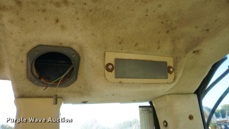 image for item DA1335 1998 Caterpillar 953C track loader