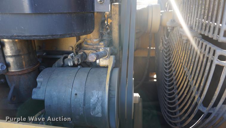 image for item DA1335 1998 Caterpillar 953C track loader