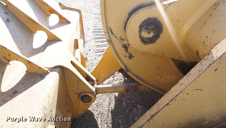 image for item DA1335 1998 Caterpillar 953C track loader