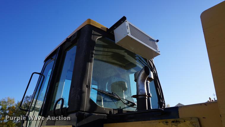 image for item DA1335 1998 Caterpillar 953C track loader