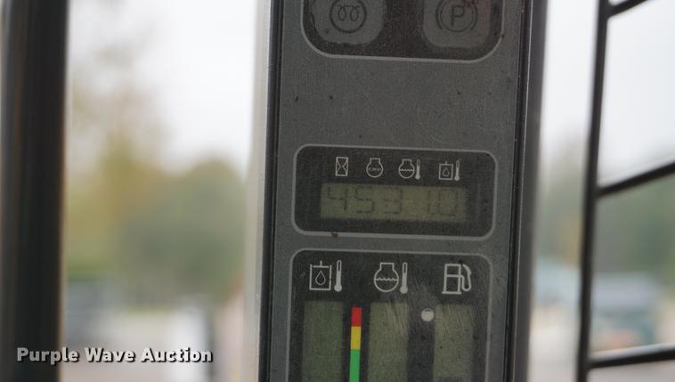 image for item DA1402 2013 Case SV300 skid steer