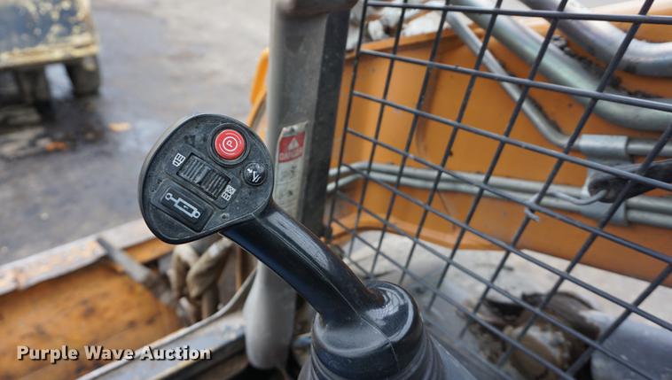 image for item DA1402 2013 Case SV300 skid steer