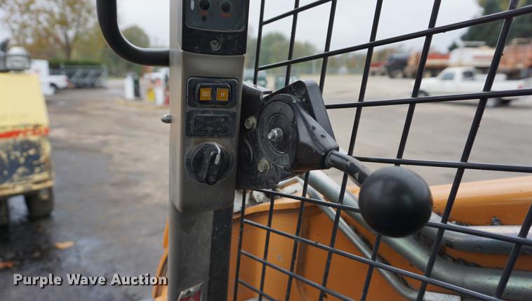 image for item DA1402 2013 Case SV300 skid steer