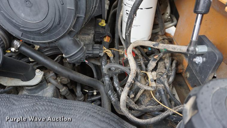 image for item DA1402 2013 Case SV300 skid steer