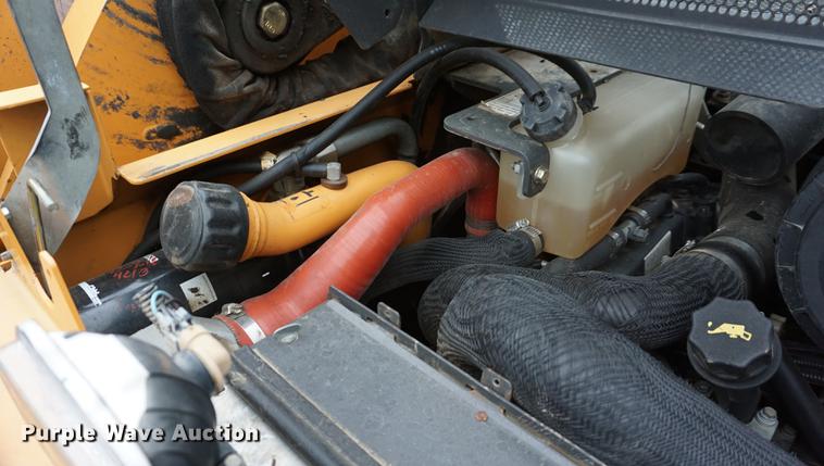 image for item DA1402 2013 Case SV300 skid steer