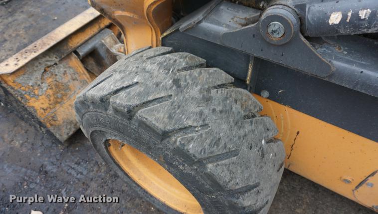 image for item DA1402 2013 Case SV300 skid steer
