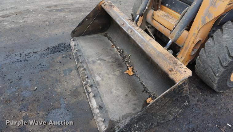 image for item DA1402 2013 Case SV300 skid steer