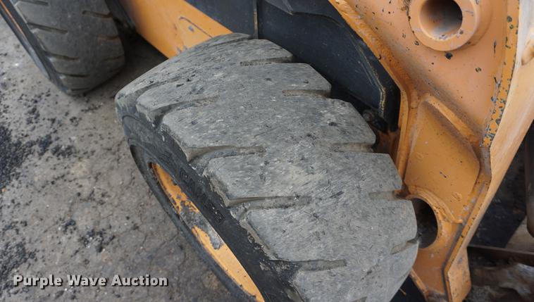 image for item DA1402 2013 Case SV300 skid steer