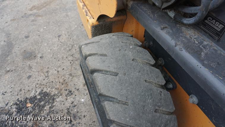 image for item DA1402 2013 Case SV300 skid steer