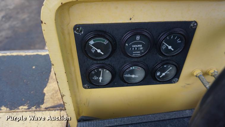 image for item DA1403 2006 Hypac C530AH pneumatic roller